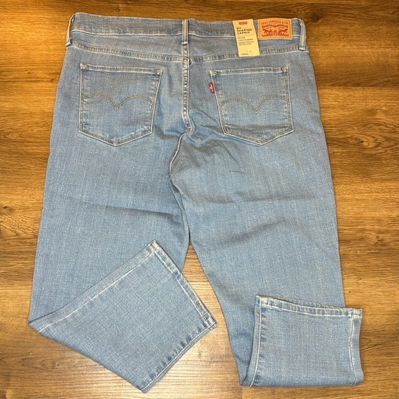 Levi’s 311 Shaping Skinny Capri Hypersoft Mid Rise Light Wash Women’s 16 W33 NWT - Picture 2 of 8